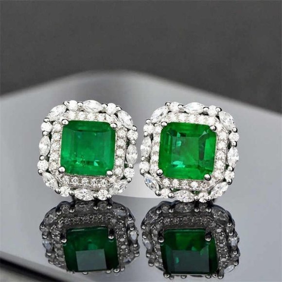 🎁 925 Silver Plated CZ Green Crystal Stud Earrings for Women, HA4479 - Picture 1 of 6